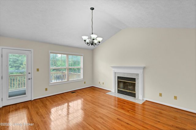 9206 Newbury Ct, Prospect, KY 40059