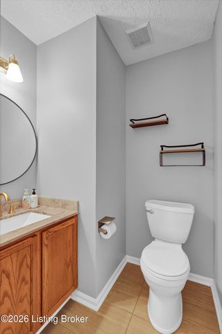 9206 Newbury Ct, Prospect, KY 40059