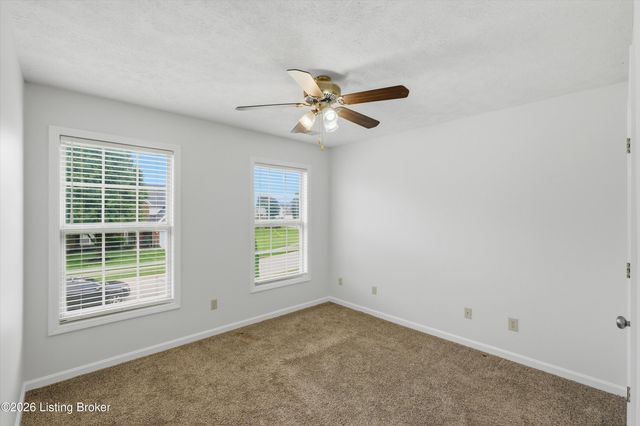 9206 Newbury Ct, Prospect, KY 40059
