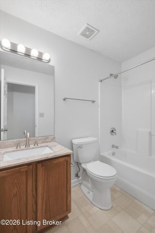 9206 Newbury Ct, Prospect, KY 40059