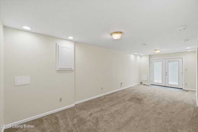 9206 Newbury Ct, Prospect, KY 40059