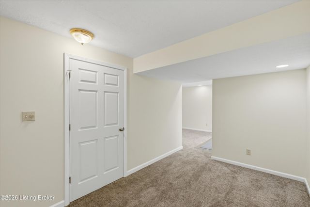 9206 Newbury Ct, Prospect, KY 40059