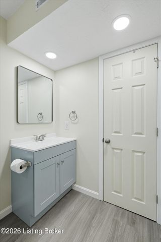 9206 Newbury Ct, Prospect, KY 40059
