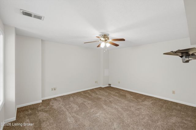 9206 Newbury Ct, Prospect, KY 40059