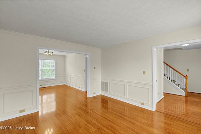 9206 Newbury Ct, Prospect, KY 40059