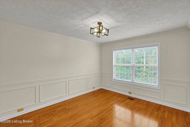 9206 Newbury Ct, Prospect, KY 40059