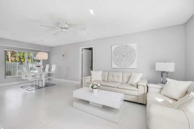 13518 Sabal Palm Court B, Delray Beach, FL 33484