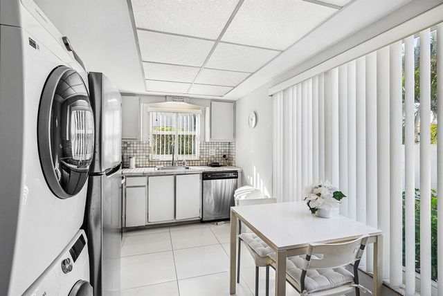 13518 Sabal Palm Court B, Delray Beach, FL 33484