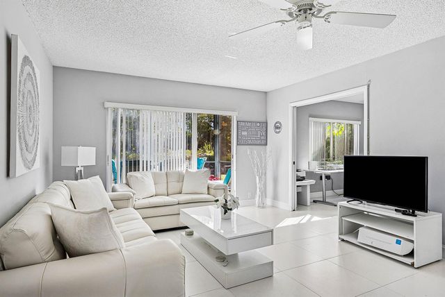 13518 Sabal Palm Court B, Delray Beach, FL 33484