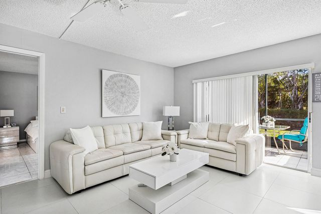 13518 Sabal Palm Court B, Delray Beach, FL 33484