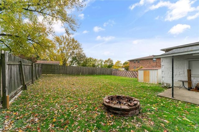 217 Churchill Road, Girard, OH 44420