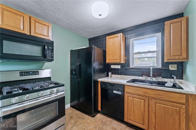 217 Churchill Road, Girard, OH 44420