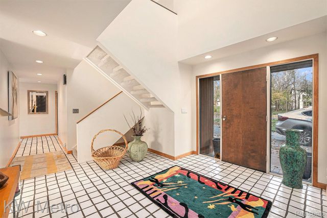 28485 S Harwich Drive, Farmington Hills, MI 48334