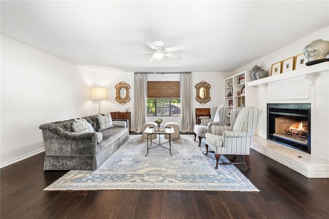 2386 N Azalea Terrace, Fayetteville, AR 72703