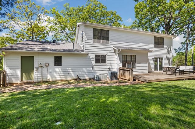 2386 N Azalea Terrace, Fayetteville, AR 72703
