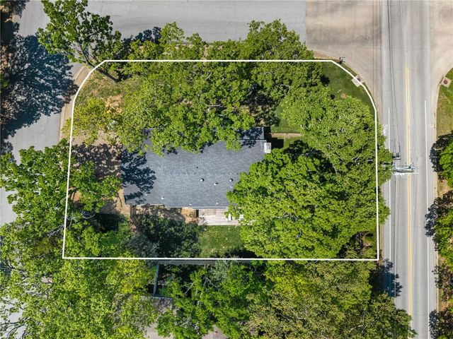 2386 N Azalea Terrace, Fayetteville, AR 72703