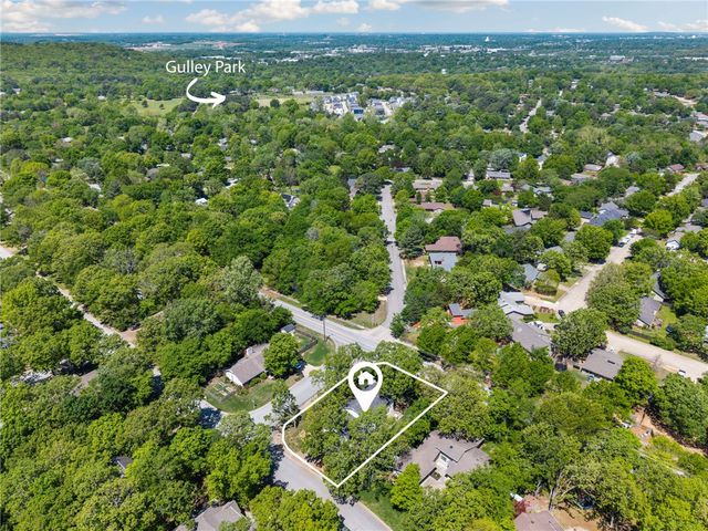 2386 N Azalea Terrace, Fayetteville, AR 72703