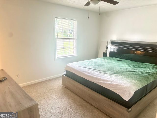 1822 Hallmark Dr, Griffin, GA 30223
