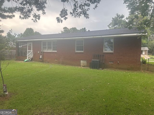 1822 Hallmark Dr, Griffin, GA 30223