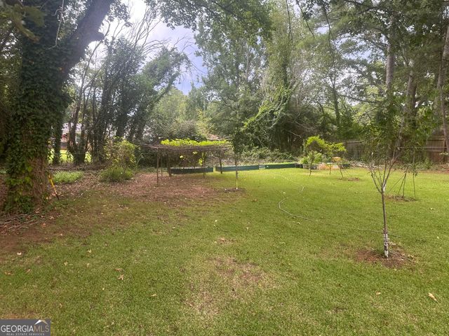 1822 Hallmark Dr, Griffin, GA 30223