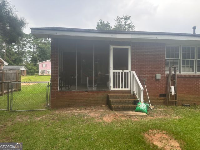 1822 Hallmark Dr, Griffin, GA 30223