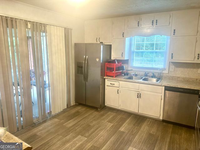 1822 Hallmark Dr, Griffin, GA 30223