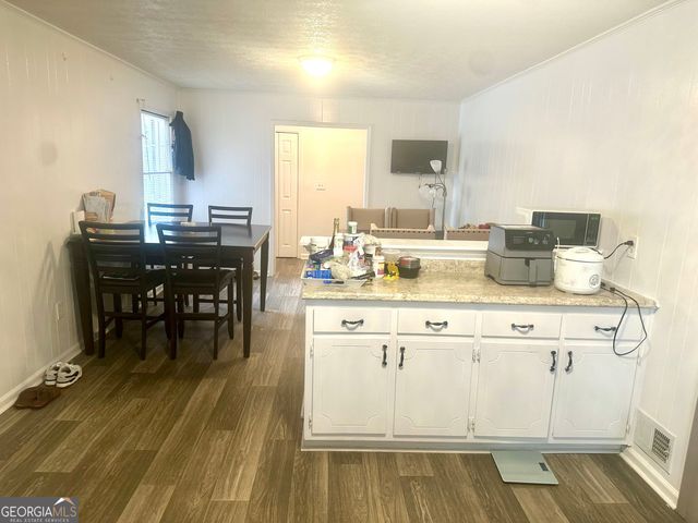 1822 Hallmark Dr, Griffin, GA 30223