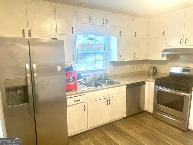 1822 Hallmark Dr, Griffin, GA 30223