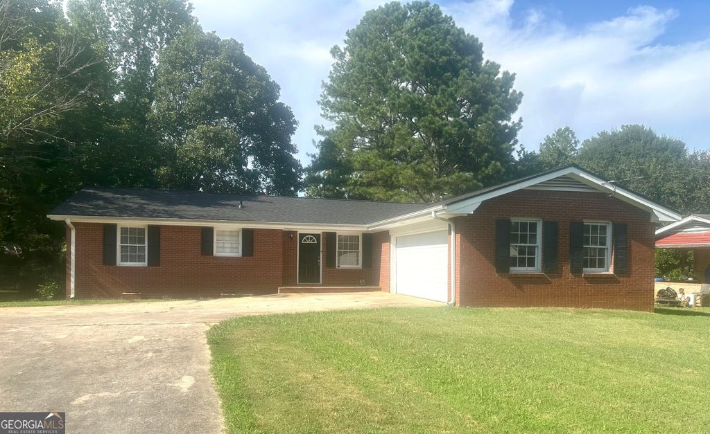 1822 Hallmark Dr, Griffin, GA 30223