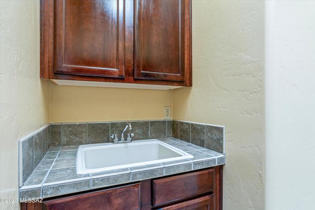 1030 N Circulo Zagala, Tucson, AZ 85745