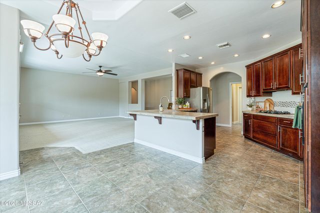 1030 N Circulo Zagala, Tucson, AZ 85745