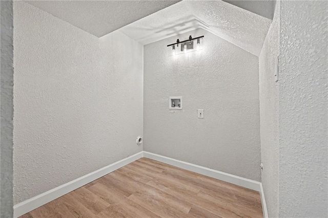 4412 E 104th Street, Kansas City, MO 64137