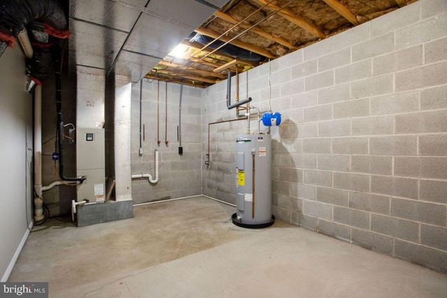 28 TOWN CIR, Abbottstown, PA 17301