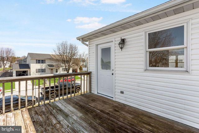 28 TOWN CIR, Abbottstown, PA 17301