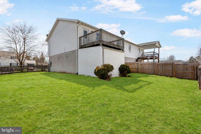 28 TOWN CIR, Abbottstown, PA 17301