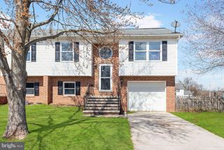 28 TOWN CIR, Abbottstown, PA 17301