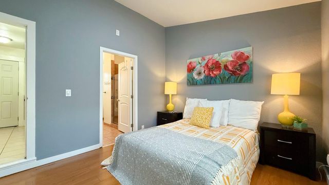 10923 Foothill Boulevard, Oakland, CA 94605