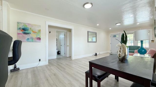 10923 Foothill Boulevard, Oakland, CA 94605