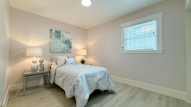 10923 Foothill Boulevard, Oakland, CA 94605