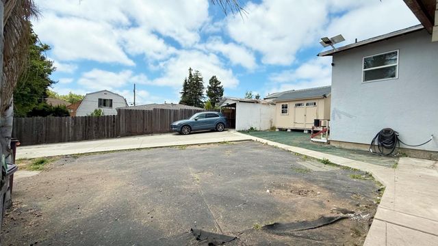 10923 Foothill Boulevard, Oakland, CA 94605