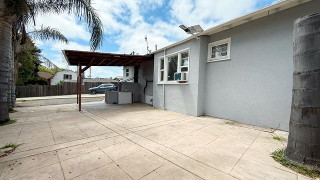 10923 Foothill Boulevard, Oakland, CA 94605