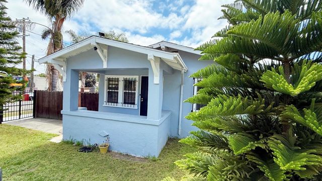 10923 Foothill Boulevard, Oakland, CA 94605