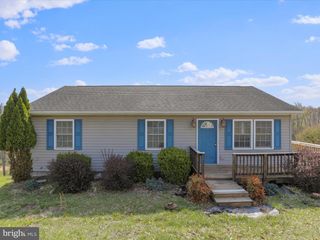 316 E RIDGE LOOP RD, Romney, WV 26757