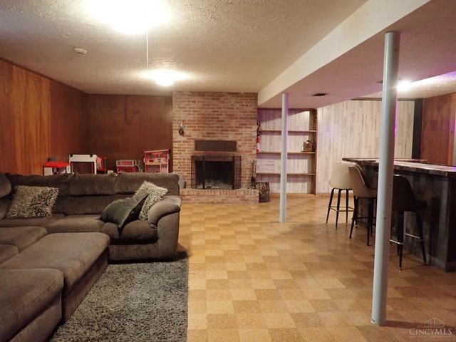 120 Hollin Drive, Harrison, OH 45030