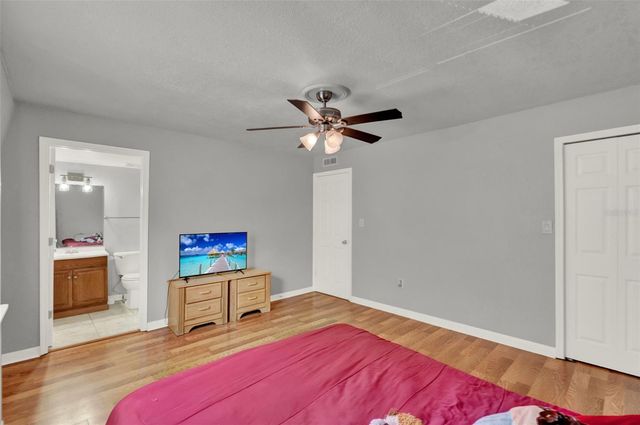 1940 CONWAY 8, Orlando, FL 32812
