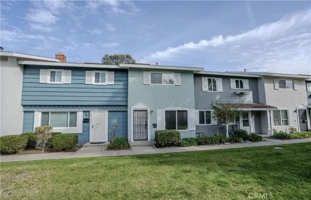 19749 Claremont, Huntington Beach, CA 92646