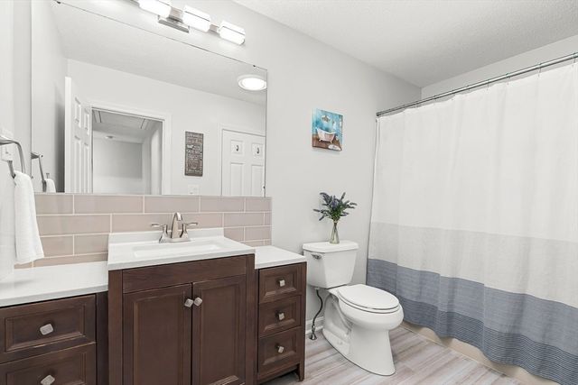305 Salem St 203, Woburn, MA 01801