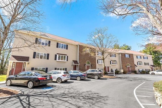 305 Salem St 203, Woburn, MA 01801