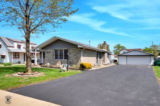 8001 Lockwood Avenue S, Burbank, IL 60459