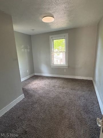 1239 Pondview Avenue, Akron, OH 44305
